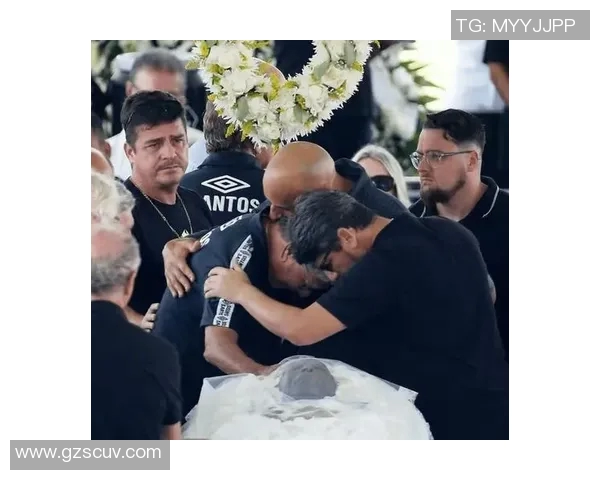 足球巨星突发心脏梗塞猝然离世引发全球球迷无限哀思